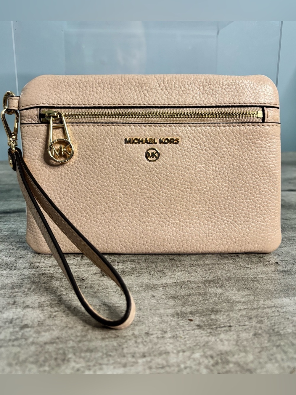 Michael Kors Jet Set Charm Women’s Blush Pink Clutch Wristlet With Flaw